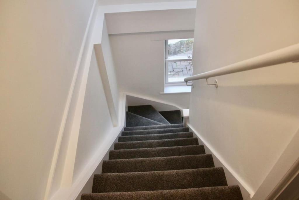 Vernon Place Town Centre, Vernon Cottage 3-Bed With Parking, 1A Vernon Court 2-Bed With Parking, 1B Studio No Parking, Off The High Street Next To Sandford Park Cheltenham Exterior photo
